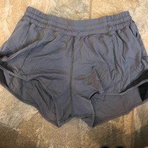 Lululemon hotty hot shorts! 2.5”